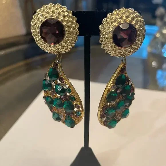 Earrings amethyst Centerstone, with silver embellishment that looks like beading - Picture 3 of 3